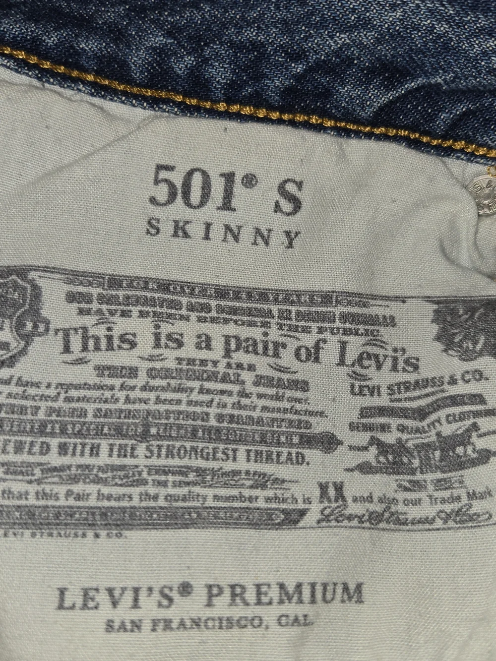 LEVI'S Straight Skinny Jeans in Dark Blue with Distressed Womens Size 4